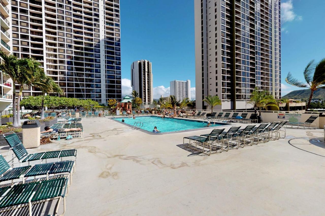 The Banyan Condos Гонолулу Экстерьер фото